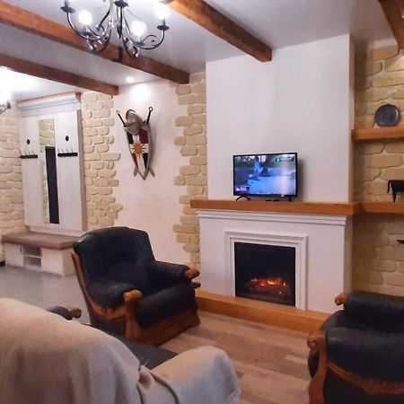 Гетьманські Палати , Старе Місто, 2 Спальні, Балкон-Тераса , 85 М Кв Kamianets-Podilskyi Luaran gambar