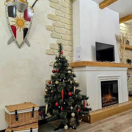 Гетьманські Палати , Старе Місто, 2 Спальні, Балкон-Тераса , 85 М Кв Kamianets-Podilskyi Luaran gambar