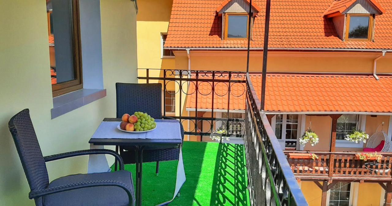 Гетьманські Палати , Старе Місто, 2 Спальні, Балкон-Тераса , 85 М Кв Kamianets-Podilskyi Luaran gambar
