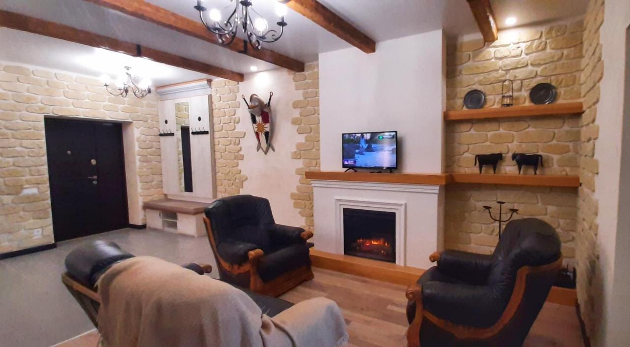 Гетьманські Палати , Старе Місто, 2 Спальні, Балкон-Тераса , 85 М Кв Kamianets-Podilskyi Luaran gambar