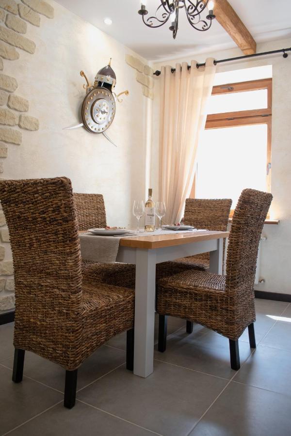 Гетьманські Палати , Старе Місто, 2 Спальні, Балкон-Тераса , 85 М Кв Kamianets-Podilskyi Luaran gambar