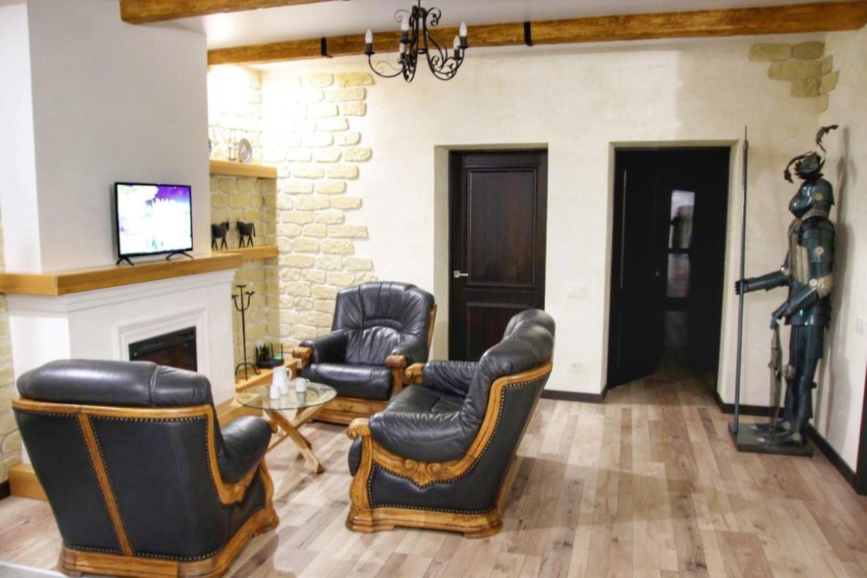 Гетьманські Палати , Старе Місто, 2 Спальні, Балкон-Тераса , 85 М Кв Kamianets-Podilskyi Luaran gambar