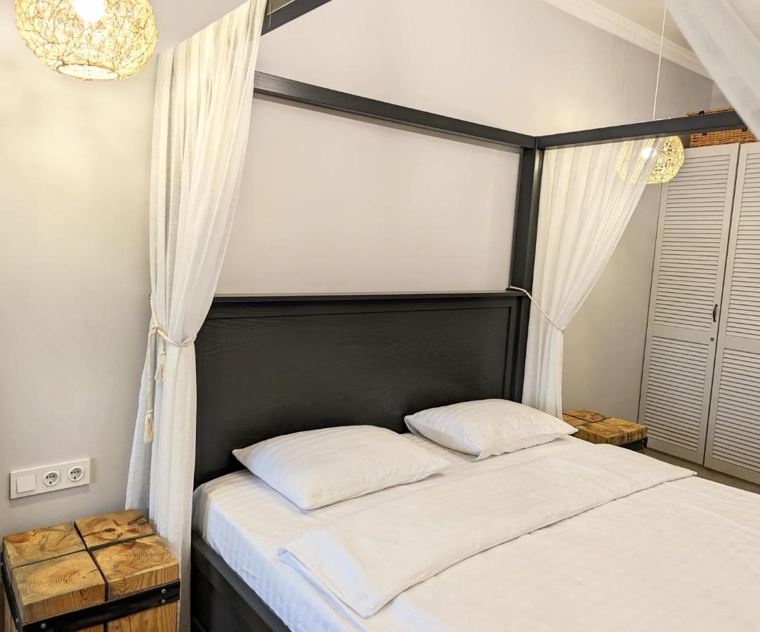 Гетьманські Палати , Старе Місто, 2 Спальні, Балкон-Тераса , 85 М Кв Kamianets-Podilskyi Luaran gambar