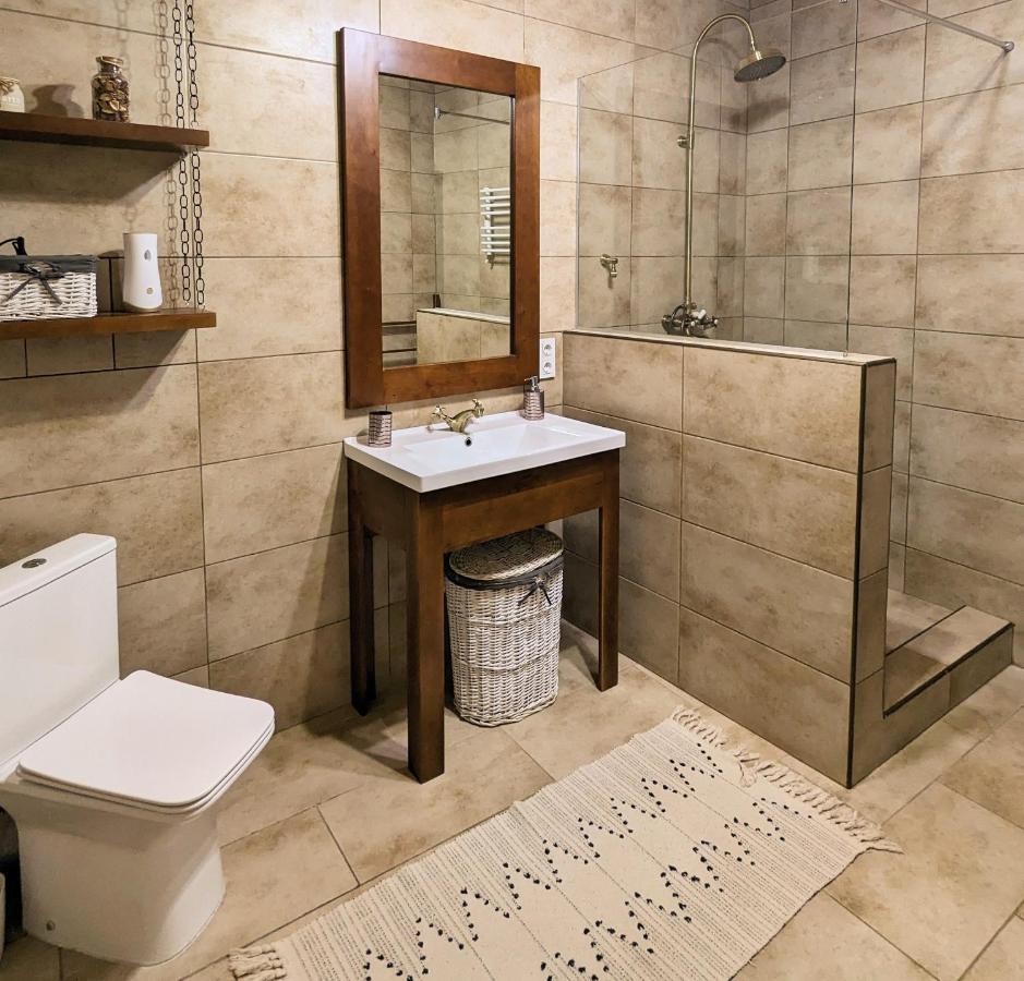 Гетьманські Палати , Старе Місто, 2 Спальні, Балкон-Тераса , 85 М Кв Kamianets-Podilskyi Luaran gambar