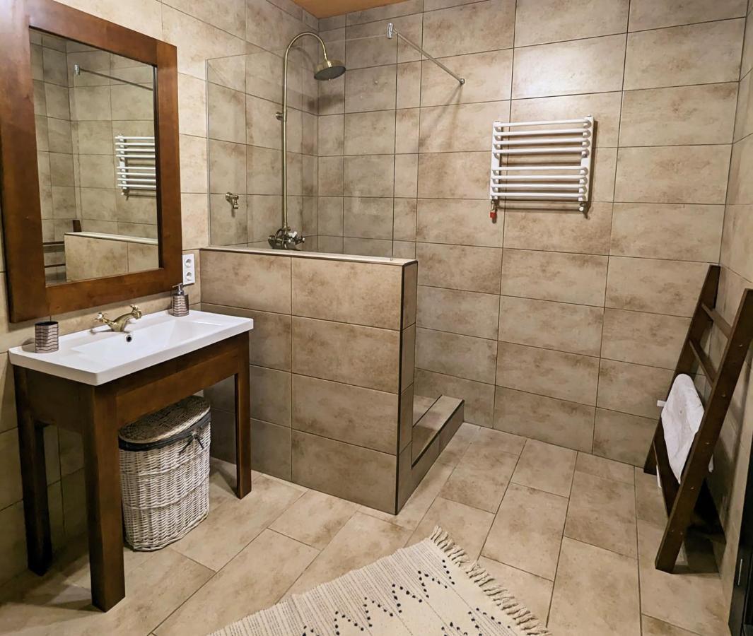 Гетьманські Палати , Старе Місто, 2 Спальні, Балкон-Тераса , 85 М Кв Kamianets-Podilskyi Luaran gambar