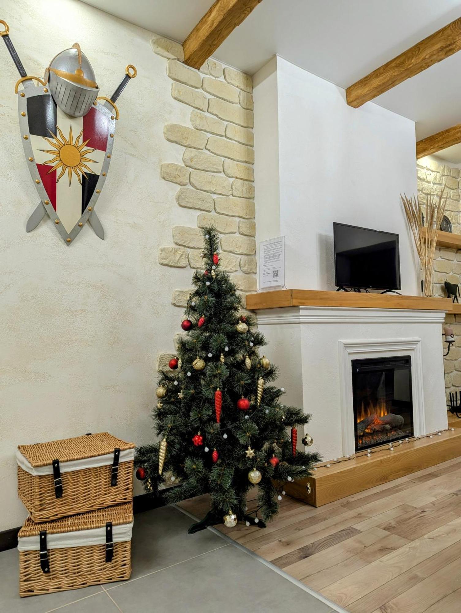 Гетьманські Палати , Старе Місто, 2 Спальні, Балкон-Тераса , 85 М Кв Kamianets-Podilskyi Luaran gambar